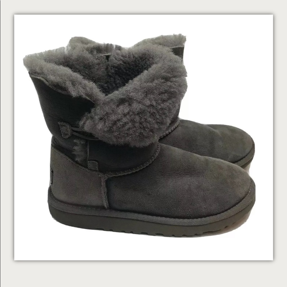 UGG Bailey Button Sheepskin Boots Size 3 Gray